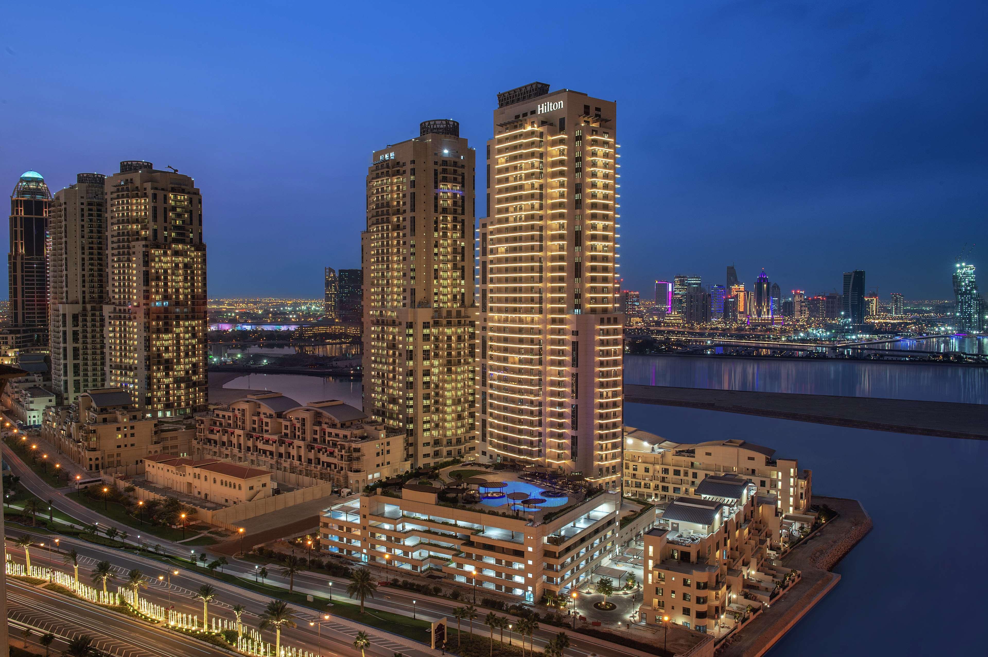 Hotel Hilton Doha The Pearl Esterno foto Residential buildings in Al Qusais