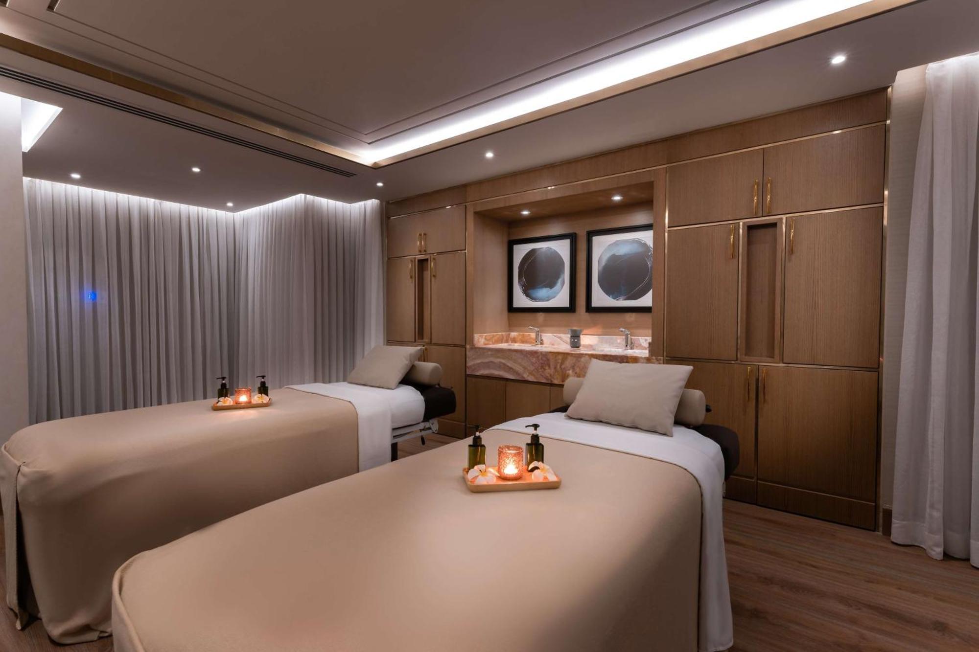 Hotel Hilton Doha The Pearl Esterno foto