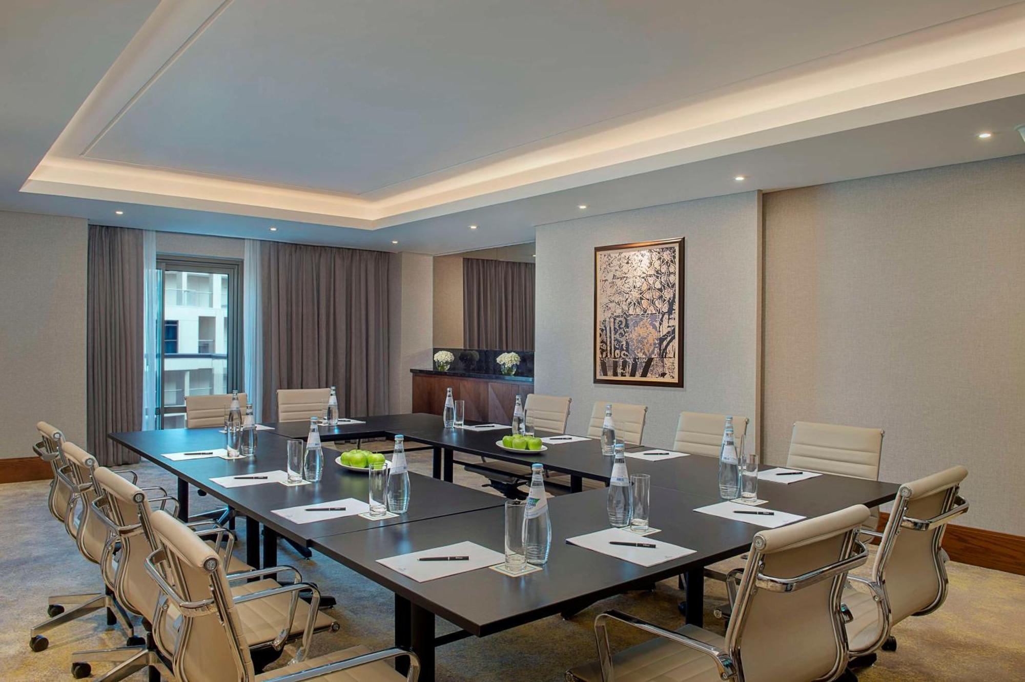 Hotel Hilton Doha The Pearl Esterno foto