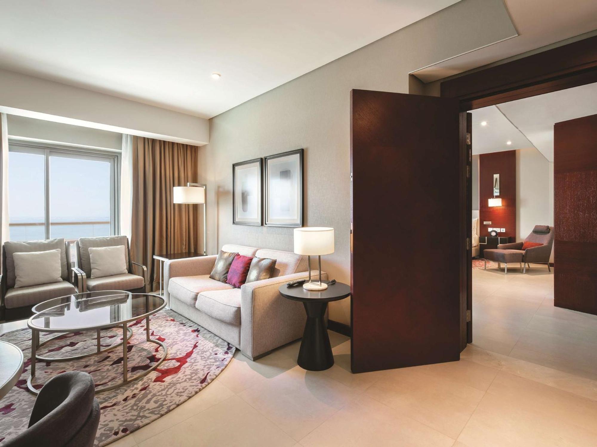 Hotel Hilton Doha The Pearl Esterno foto
